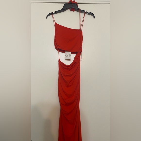 ZARA Red Cut Out Asymmetrical Midi Dress With High Slit - Picture 5 of 6